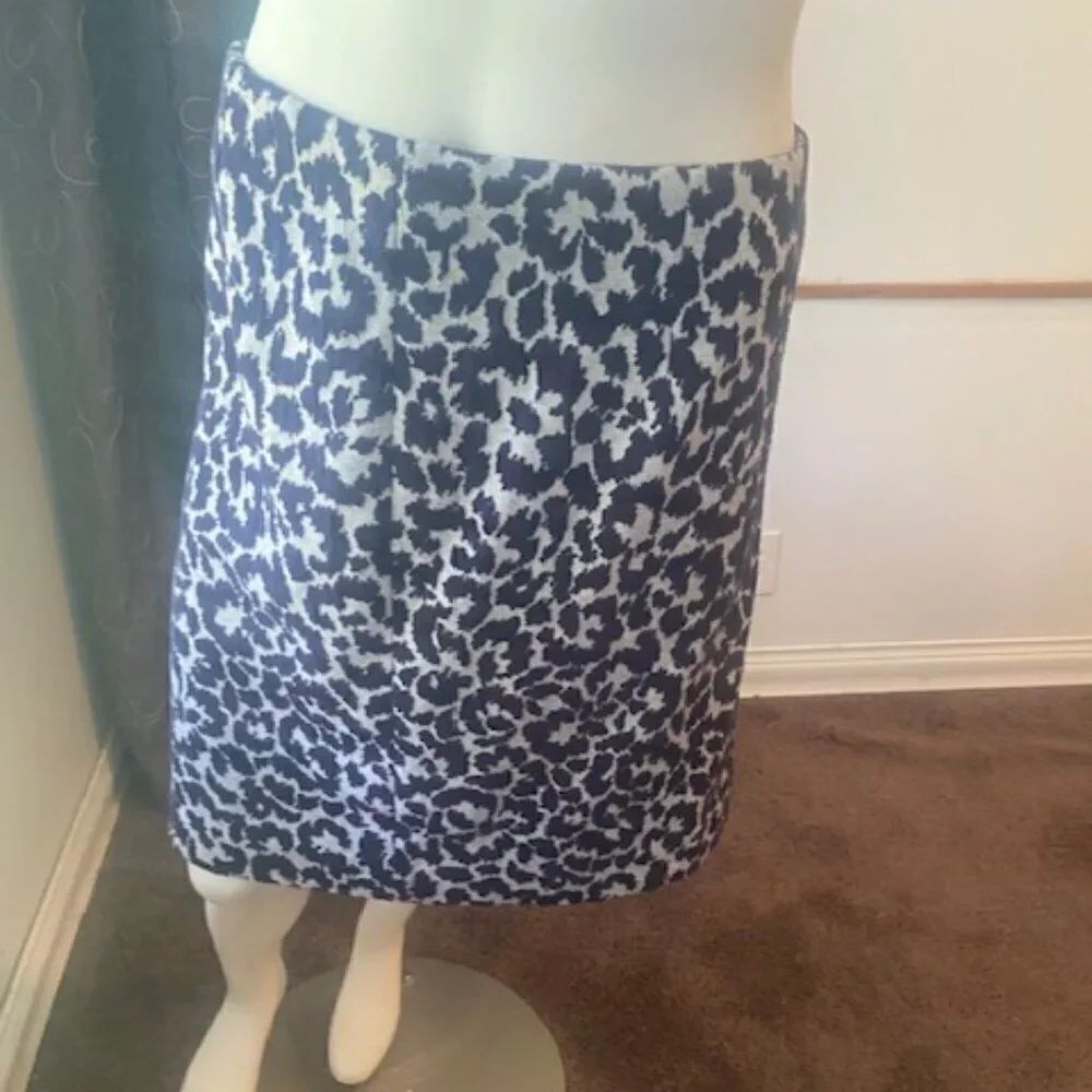 Anne Klein Blue/Gray Animal print Pencil skirt, size 16